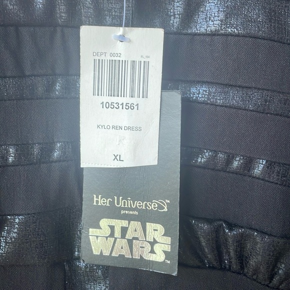 Her Universe x Star Wars ‘Kylo Ren’ Dress - Picture 14 of 14